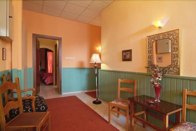 Hotel Varonos デルポイ エクステリア 写真