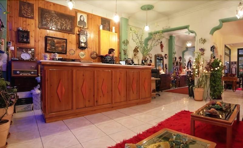 Hotel Varonos デルポイ エクステリア 写真