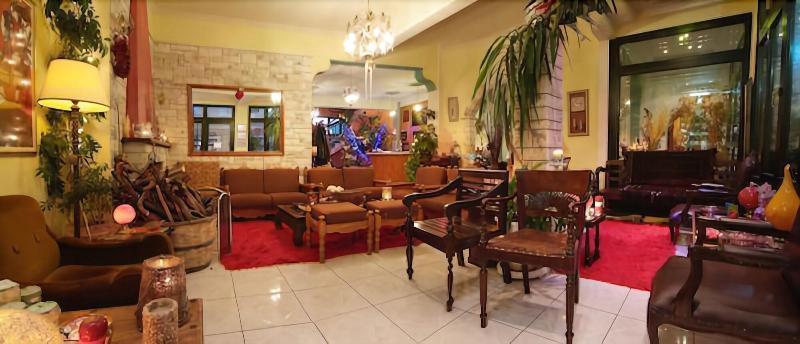 Hotel Varonos デルポイ エクステリア 写真